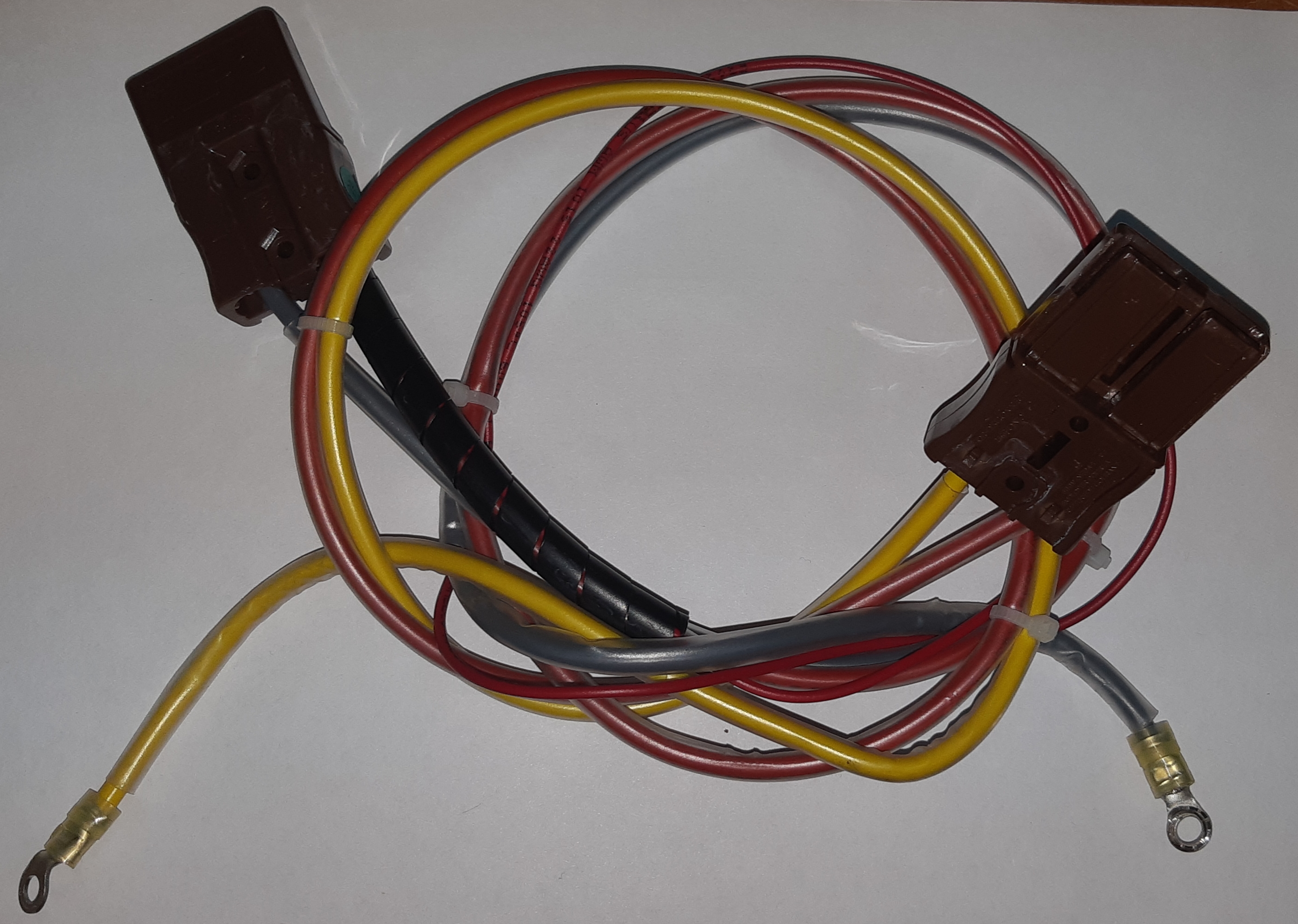 SBS50+SBS50 комплект (2шт) разъемов б/у 30A 600V (посеребренные контакты) коричневый 